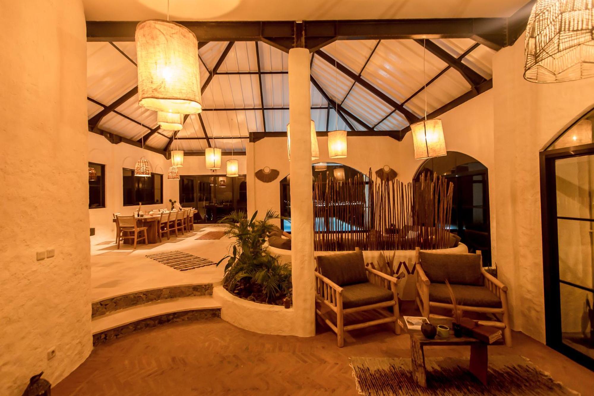 Drop In Surf Lodge Kuta  Buitenkant foto