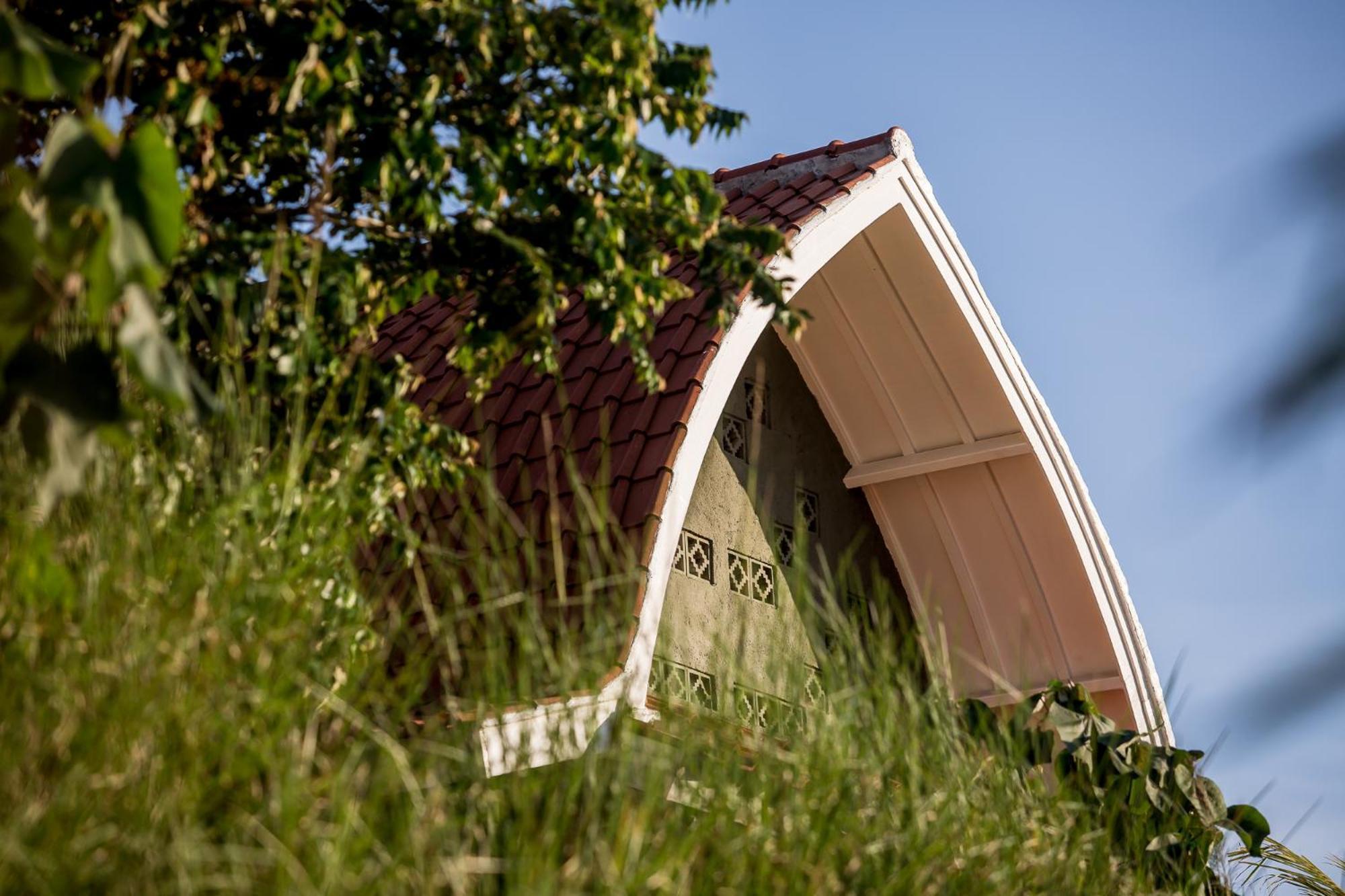 Drop In Surf Lodge Kuta  Buitenkant foto