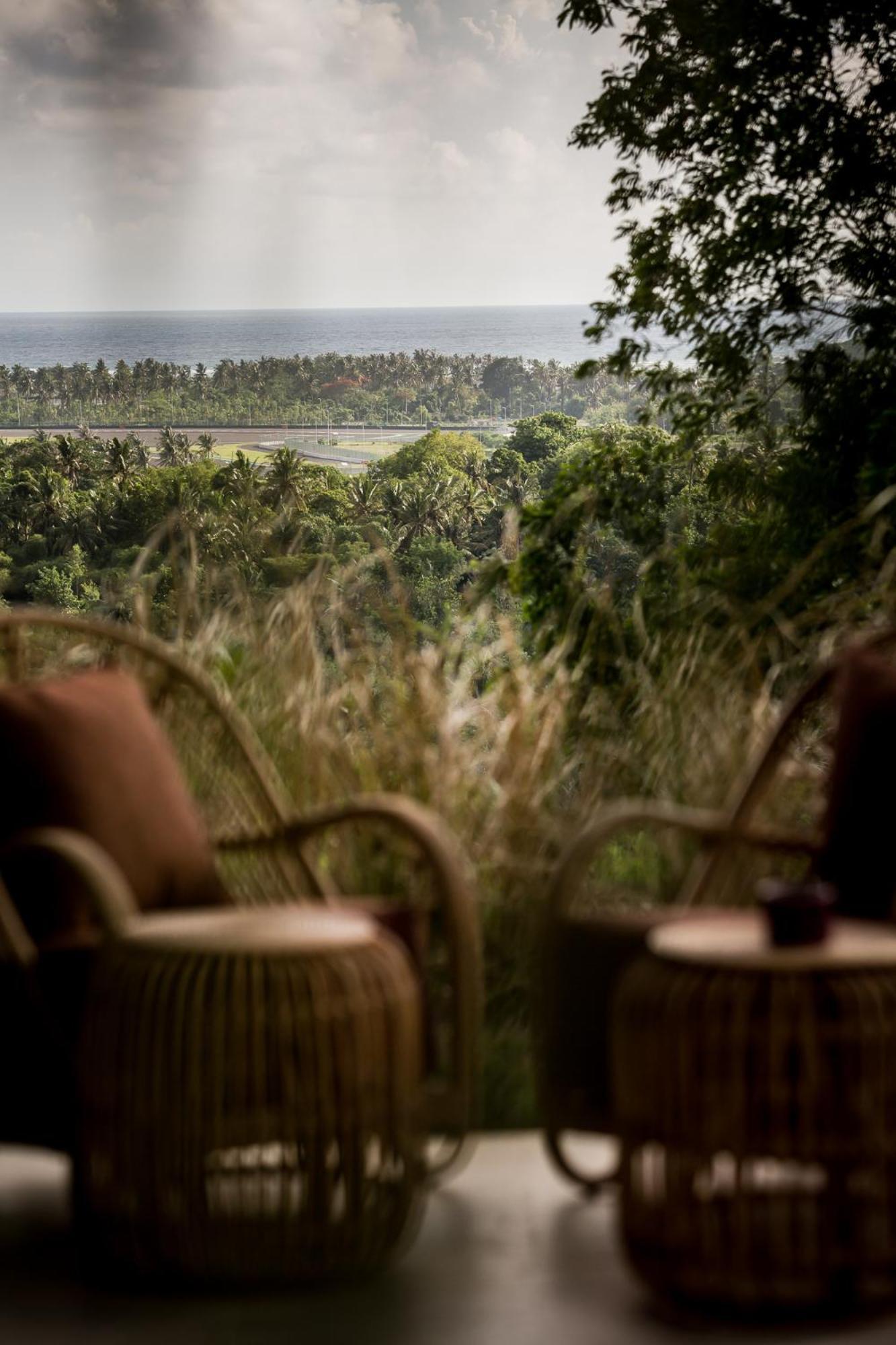 Drop In Surf Lodge Kuta  Buitenkant foto